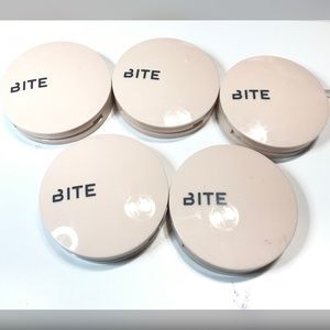 Bite Changemaker Flexible Coverage Pressed Powder